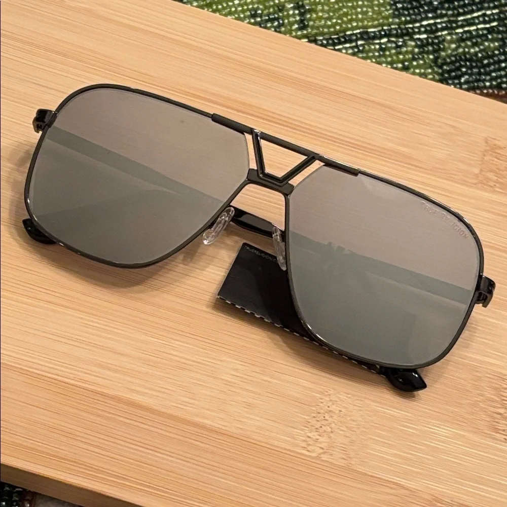 Brand New True Religion Square Aviator Metal Sunglasses Mirrored Lens Smoky Gray